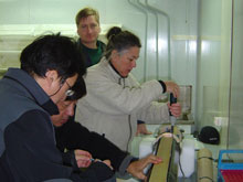 Assembling the hydrophone in the Geological Lab on the Yuzhmorgeologiya.