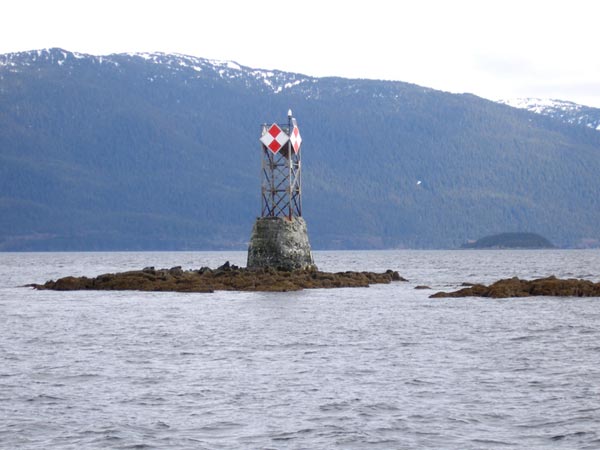 A beacon  placed on Vanderbilt Reef
