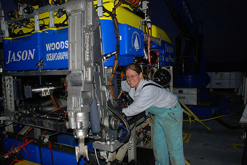 Lisa Borden prepares ROV Jason for the final dive of the project.