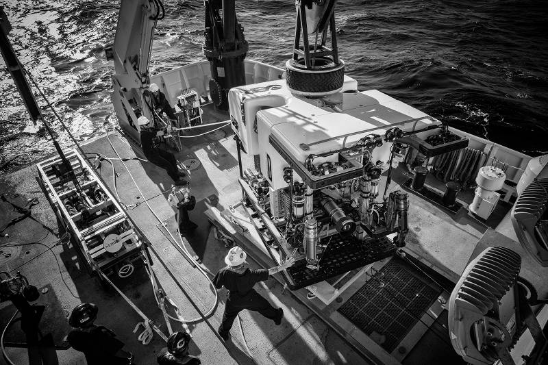 Recovery of ROV Deep Discover onboard NOAA Ship Okeanos Explorer