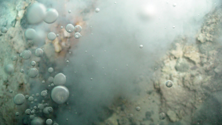 Hydrothermal Vents, Ocean Chemistry, and Extreme Microbes