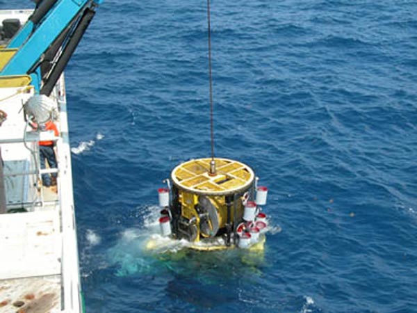 The Innovator being submersed during the test dive