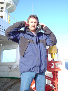 During the 2005 mission, Bill Hanshumaker struggled to communicate by satellite phone