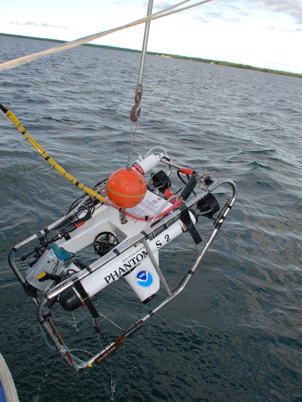 Recovery of the Phantom S2 ROV after a dive to the Isolated Sinkhole
