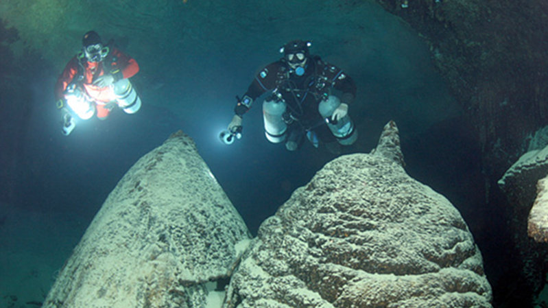 Bermuda Cave Geology.