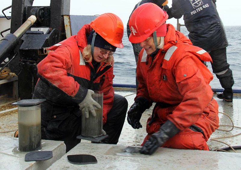 Jackie Grebmeier and Betty Carvellas with sediment samples.