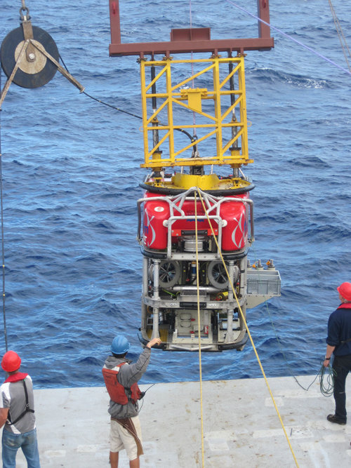 The Quest 4000 remotely operated vehicle being deployed off the stern of the R/V Roger Revelle.