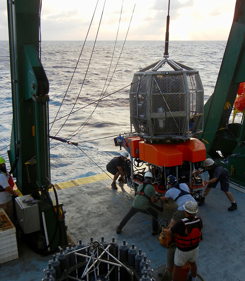 The team recovering the ROV Lu’ukai on the deck of the R/V Kilo Moana after a successful dive.