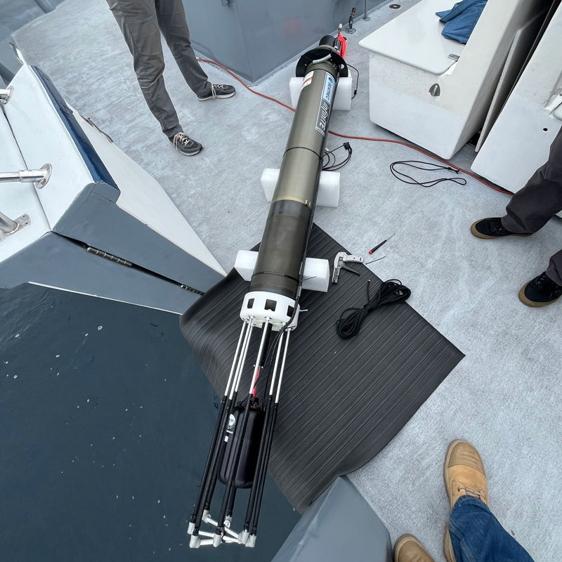 The Seatrec infiniTE™ float with directional acoustic sensor prior to deployment during the project’s year one fieldwork. The float is powered using an ocean thermal energy conversion system (OTEC). At the heart of OTEC is a phase-changing material that undergoes a volume expansion over a 10° C (50° F) temperature range, which drives a turbine that can then recharge the float batteries, thereby providing unlimited power for float operations.