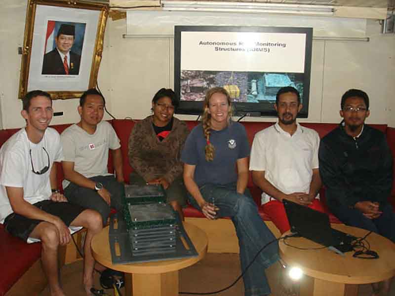 The ARMS deployment team (left to right): Russell Reardon (NOAA, CRED), Andria Utama (BRKP), Puspitaningsih Sutrisno (ITB), Molly Timmers (NOAA CRED), Ali Alkatiri (BPPT), and Ikhsan Wahyono (BPPT).