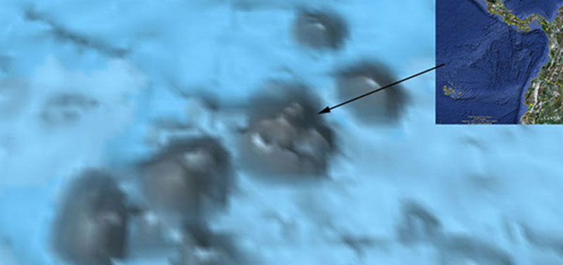 Overview in Google Earth (top right) of the area where the Paramount Seamounts are located. Underneath is an oblique view of Smith & Sandwell (SnS) data of the Paramount Seamount chain. An arrow points to the seamount of interest.