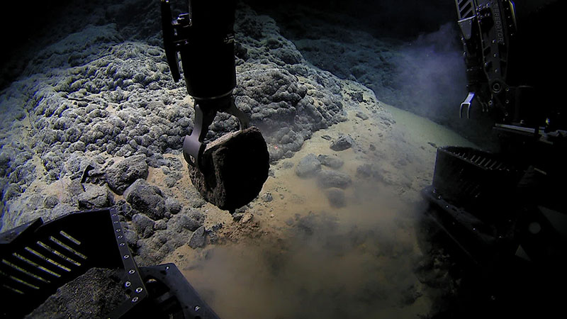 Deep Discoverer collects a geological sample at 4,300 meters east of Necker Island.