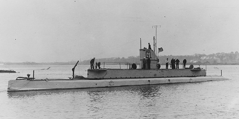 Submarine USS G-1 off the submarine base in New London/Groton, Connecticut, circa 1918. Image courtesy of LaTour, Philadelphia; U.S. Naval History and Heritage Command Photograph.